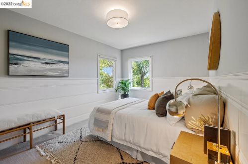 2463 Burlington St, Oakland CA 94602-2515 exterior