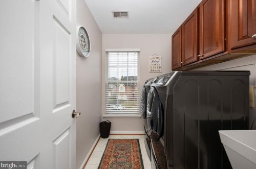 7226 Lyndam Hill Cir, Lorton VA  22079-4509 exterior