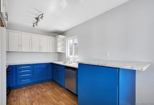 2045 Oliver Ave, San Diego CA 92109-5549 exterior