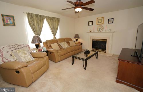 1941 Canyon Creek Rd, Gilbertsville PA  19525-7002 exterior