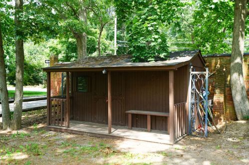 19 Quality St, Oakdale NY  11769-2427 exterior