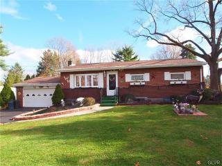 2840 Whitewood Rd, Bethlehem, PA 18017-3538