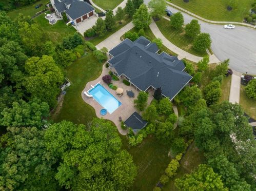 912 Champlain Pl, Gibsonia, PA 15044-8017