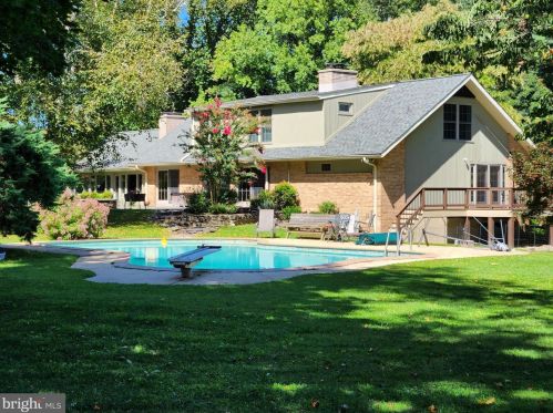 107 Quintynnes Dr, Wilmington DE  19807-1435 exterior