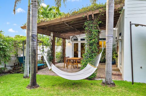 250 10th St, Delray Beach FL  33444-4048 exterior