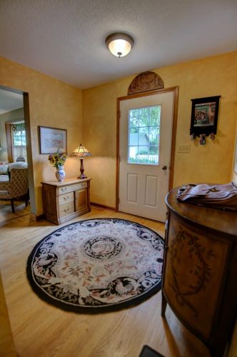 548 24th St, La Crosse, WI 54601-3827