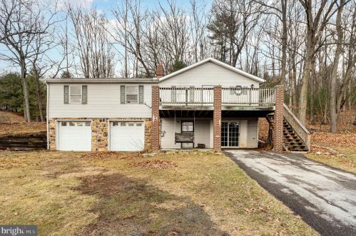 4 Southview Cir, Shermansdale, PA 17090-8054