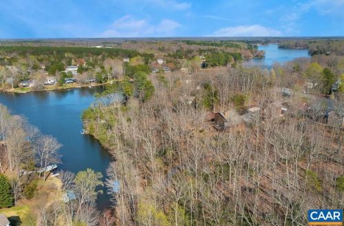 38 Cliftwood Rd, Bybee, VA 22963-2773