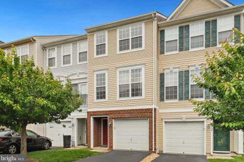 15739 John Diskin Cir, Woodbridge VA  22191-6551 exterior