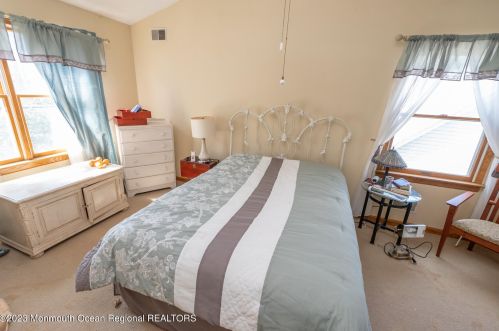 4 Fletcher Pl, Island Heights NJ  08732-7748 exterior