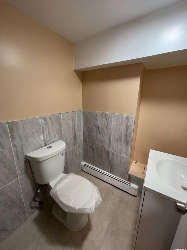 288 Randall Ave, Floral Park NY  11003-3104 exterior