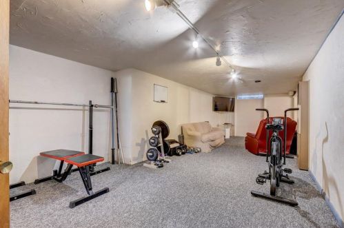 4630 Norwich Ave, Milwaukee WI 53220-2715 exterior