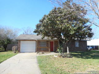 1105 Plum St, Jourdanton TX  78026-2328 exterior