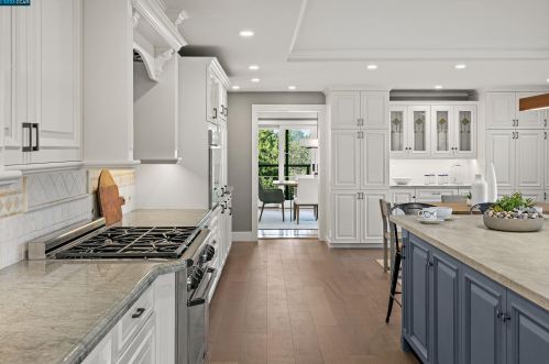 12740 Brookpark Rd, Oakland CA  94619-3137 exterior