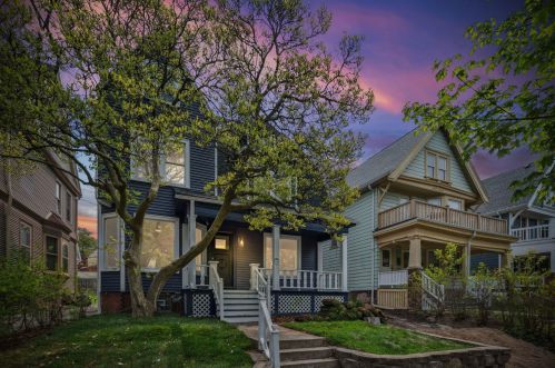 2750 Murray Ave, Milwaukee WI  53211-3645 exterior