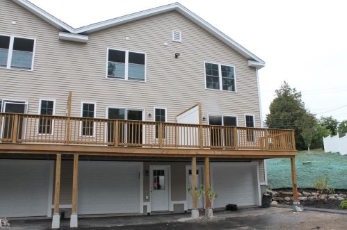 18 Maple St, Derry NH  03038-2334 exterior