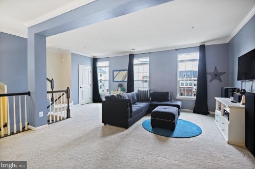 7462 Brunson Cir, Gainesville VA  20155-4910 exterior