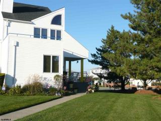 3 Delmar Ln, Brigantine City, NJ 08203-3632