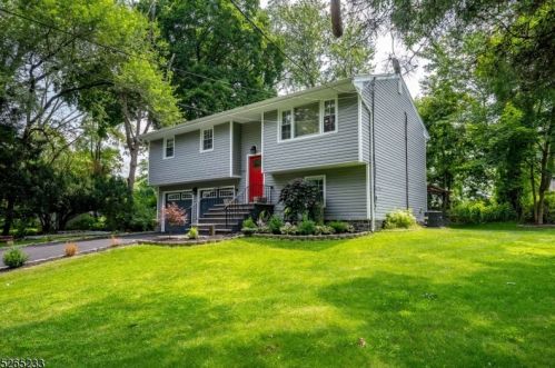 275 Grant St, Berkeley Heights NJ  07922-1142 exterior