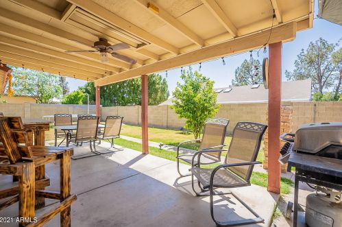 6319 Turquoise Ave, Glendale AZ 85302-1037 exterior