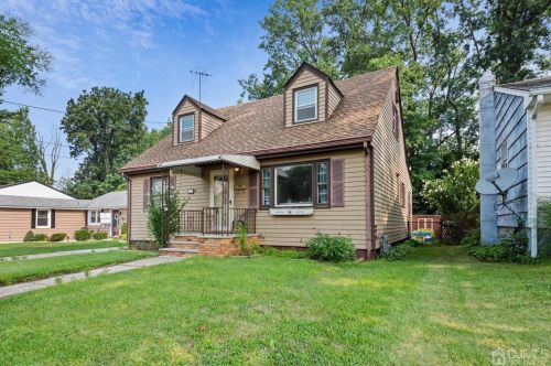 50 Van Buren St, Woodbridge, NJ 07095-2410