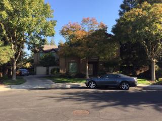1393 Oak Ave, Clovis, CA 93611-0327