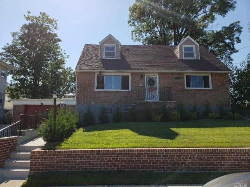 424 Keller Ave, Floral Park NY  11003-3734 exterior
