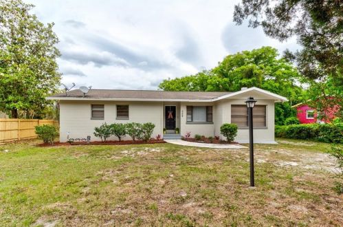 309 Orange Ave, Deland, FL 32720-5358
