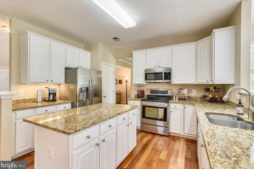 527 Rugby Ct, Purcellville VA  20132-3415 exterior