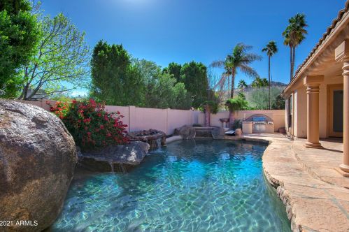 13245 13th Ln, Phoenix, AZ 85029-1761
