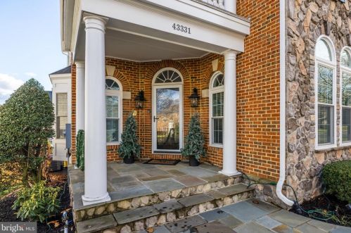 43331 Riverpoint Dr, Leesburg VA 20176-1296 exterior