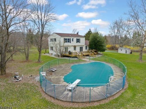 4 Dorset Ln, White House Station, NJ 08889-3052