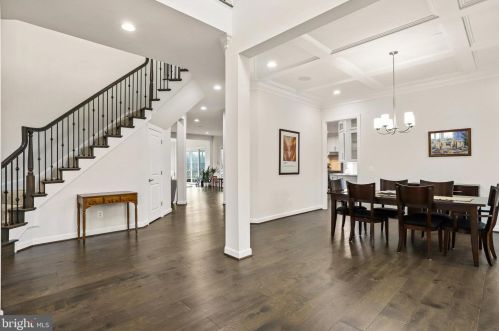 10244 Forest Lake Dr, Great Falls VA  22066-3609 exterior