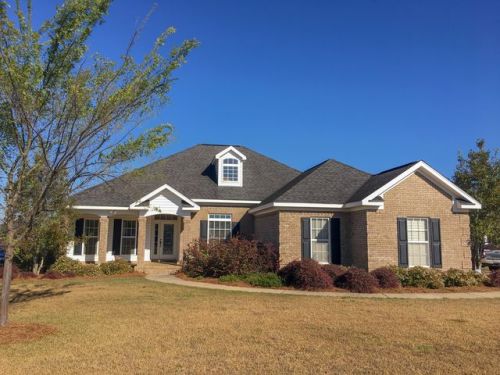 135 Sweetwater Dr, Headland, AL 36345-2105