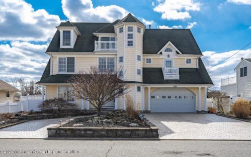 834 Leeward Dr, Lacey NJ  08731-3001 exterior
