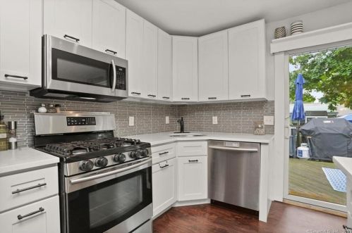 56 Windsong Ln, Milford CT  06460-5945 exterior