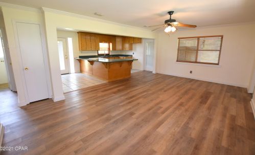 4345 Peanut Rd, Cottondale, FL 32431-6557