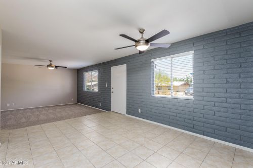 2209 Everett Dr, Phoenix AZ  85022-4109 exterior
