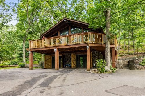 111 Drexel Ave, Huntington Station, NY 11747-3025