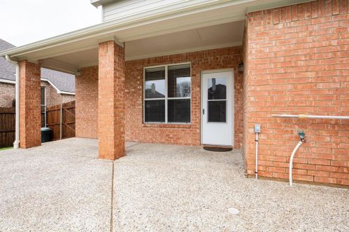 1519 Rustic Timbers Ln, Lewisville TX  75028-1432 exterior