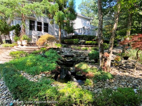 86 Green Meadow Blvd, Middletown NJ  07748-3148 exterior