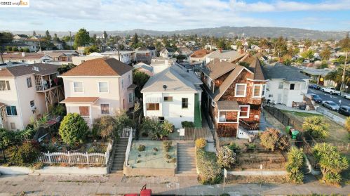 2136 Foothill Blvd, Oakland, CA 94606-4737