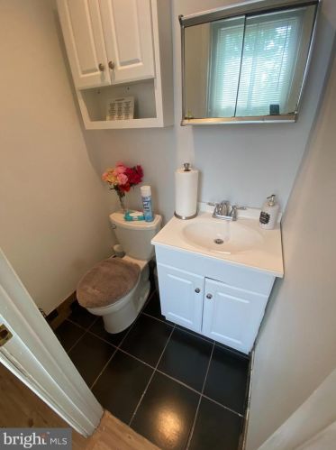 215 Central Ave, Cheltenham PA  19012-2219 exterior