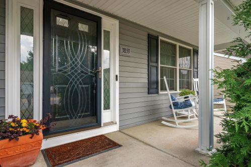 3853 Snowshoe Ave, Darbydale, OH 43123-1195