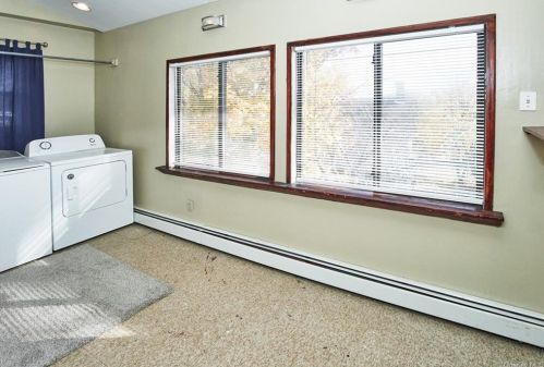 10 Royce Ave, Middletown NY  10940-4709 exterior