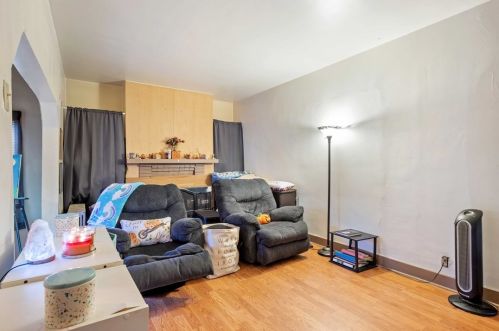 4001 Ctr Ave, Whitaker PA 15120-3417 exterior