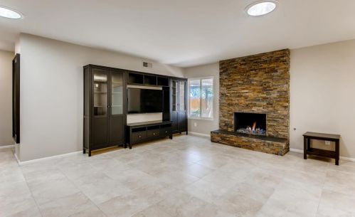 757 Honeydew Ln, Vista CA  92084-3115 exterior