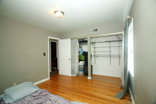 1339 Randolph Ct, Milwaukee WI  53212-1843 exterior