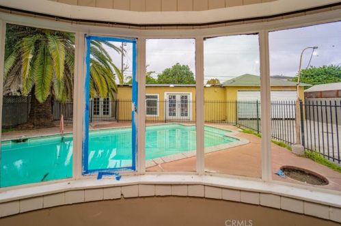 12015 Muriel Dr, Lynwood CA  90262-5255 exterior