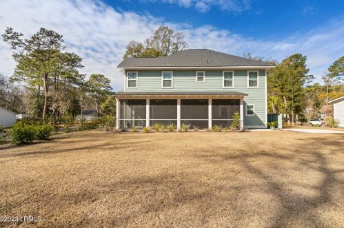 2 Faculty Dr, Beaufort SC  29907-2528 exterior